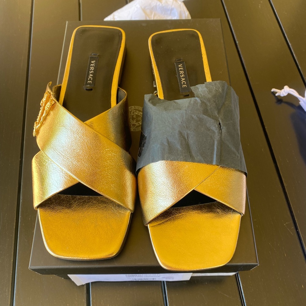 Versace sandals 8.5
